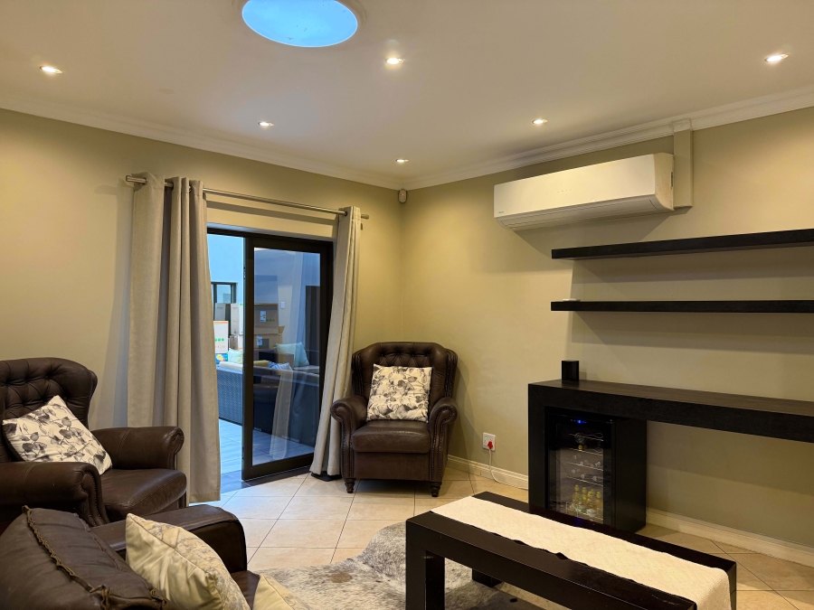 To Let 5 Bedroom Property for Rent in Van Der Hoff Park North West